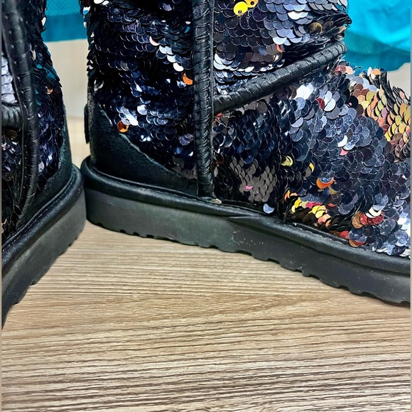 UGG Classic Short Boot / Winter Boot / Black n Copper Reversable Sequins Size 7 - Picture 10 of 11